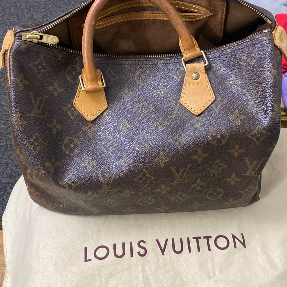 Louis Vuitton Monogram Speedy 30